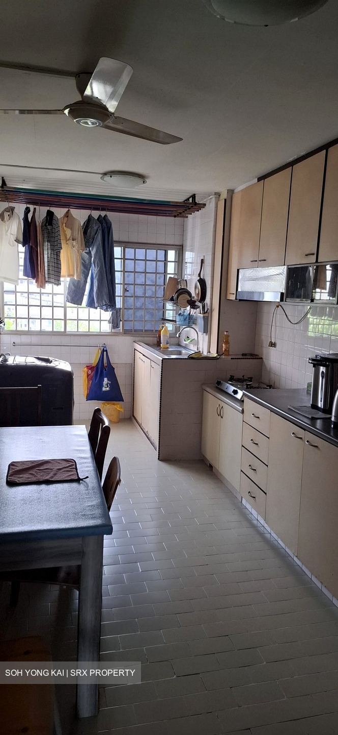 Bukit Batok Central (Bukit Batok),  #614153301